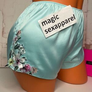 VS S M LUXE EMBROIDERY SOLID SATIN SLEEP SHORTS PJ  PAJAMAS LINGERIE EMBROIDERED